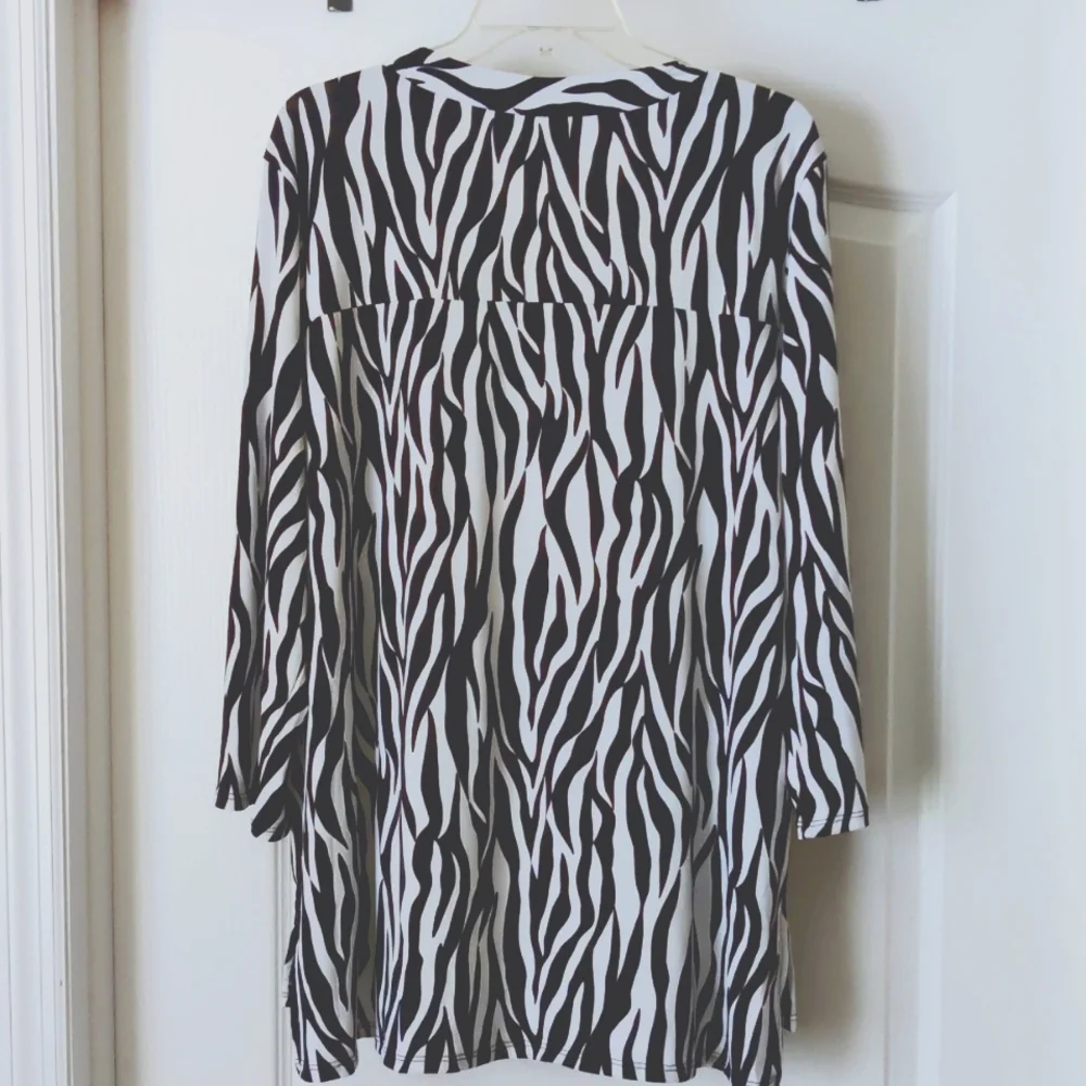 Top - Picture 2 of 3